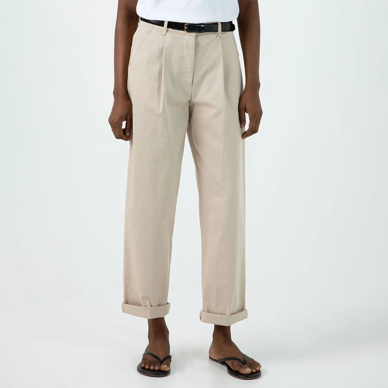 Sunspel Womens Pleated Chino Light Stone - The Sporting Lodge