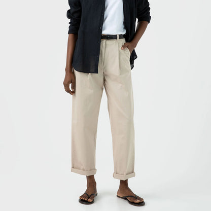 Sunspel Womens Pleated Chino Light Stone - The Sporting Lodge