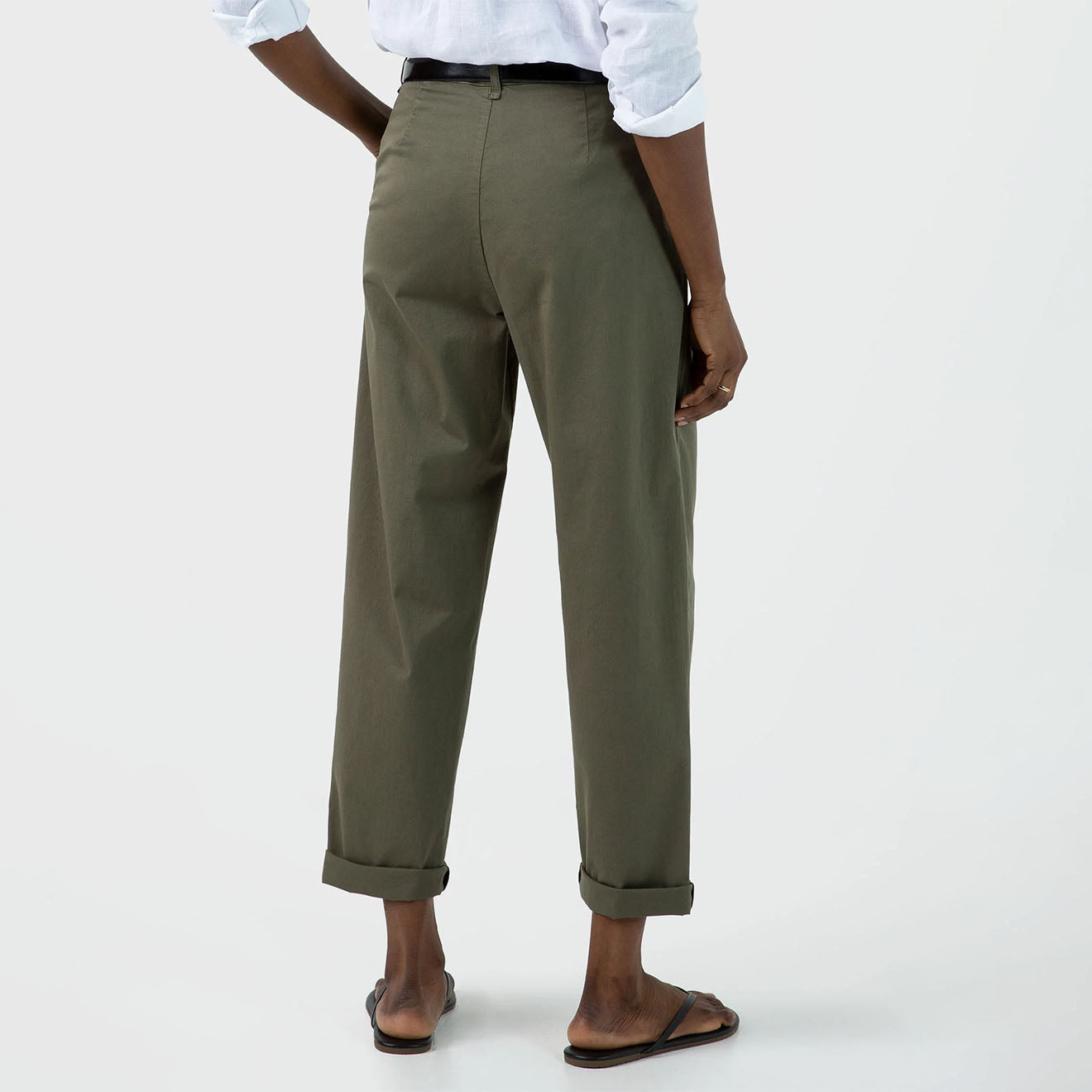 Sunspel Womens Pleated Chino Pale Khaki - The Sporting Lodge